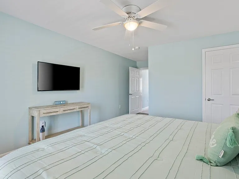 Beachview Dr — Photo 31
