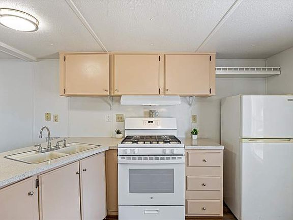 5th image of 3120 N Romero Rd #32