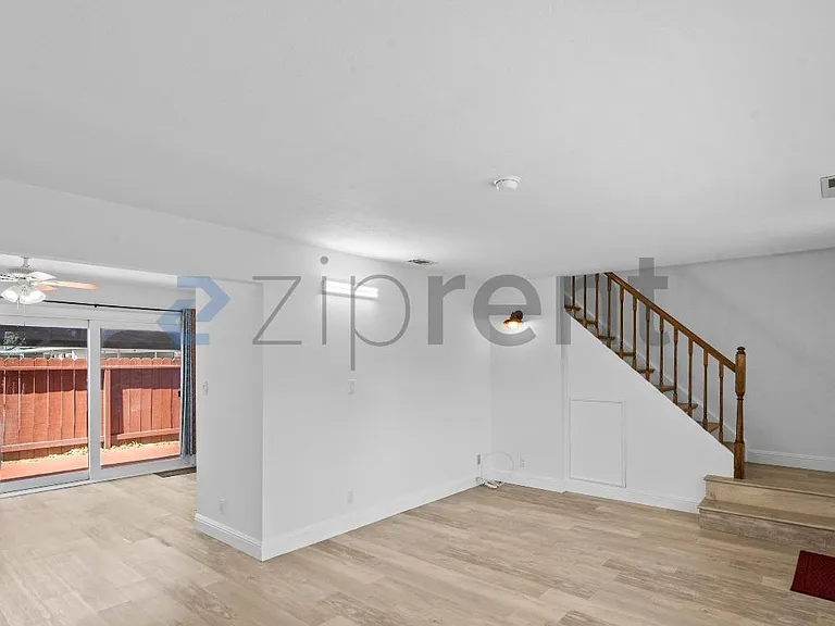 4880 Saginaw Cir — Photo 6