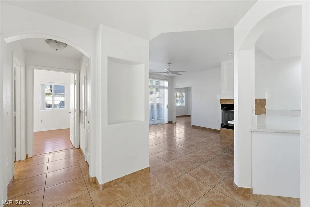 2 bed, 2.0 bath, 1043 sqft, $1,600 — Photo 3