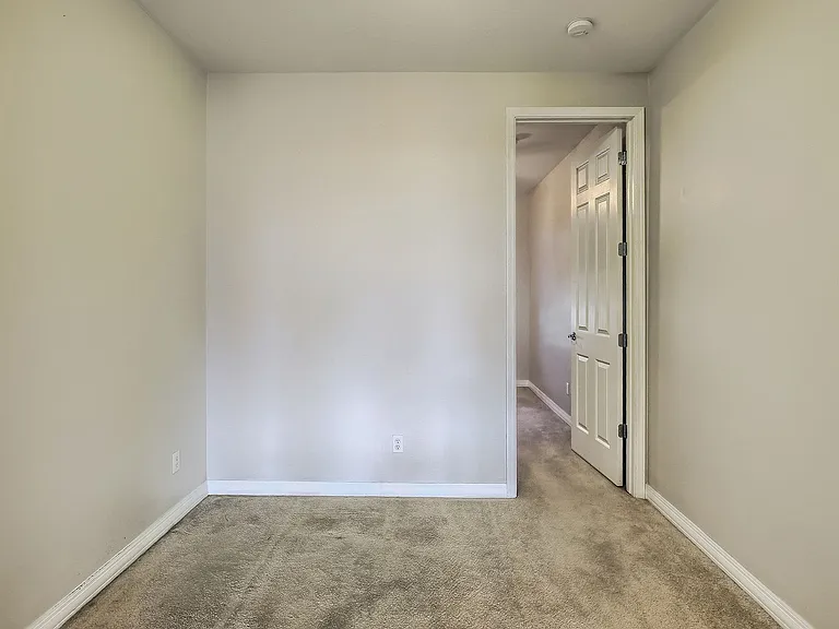 9007 S 10th Dr — Photo 17
