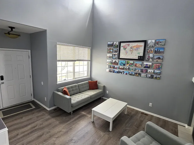 2030 Meadowbrook Pkwy — Photo 5