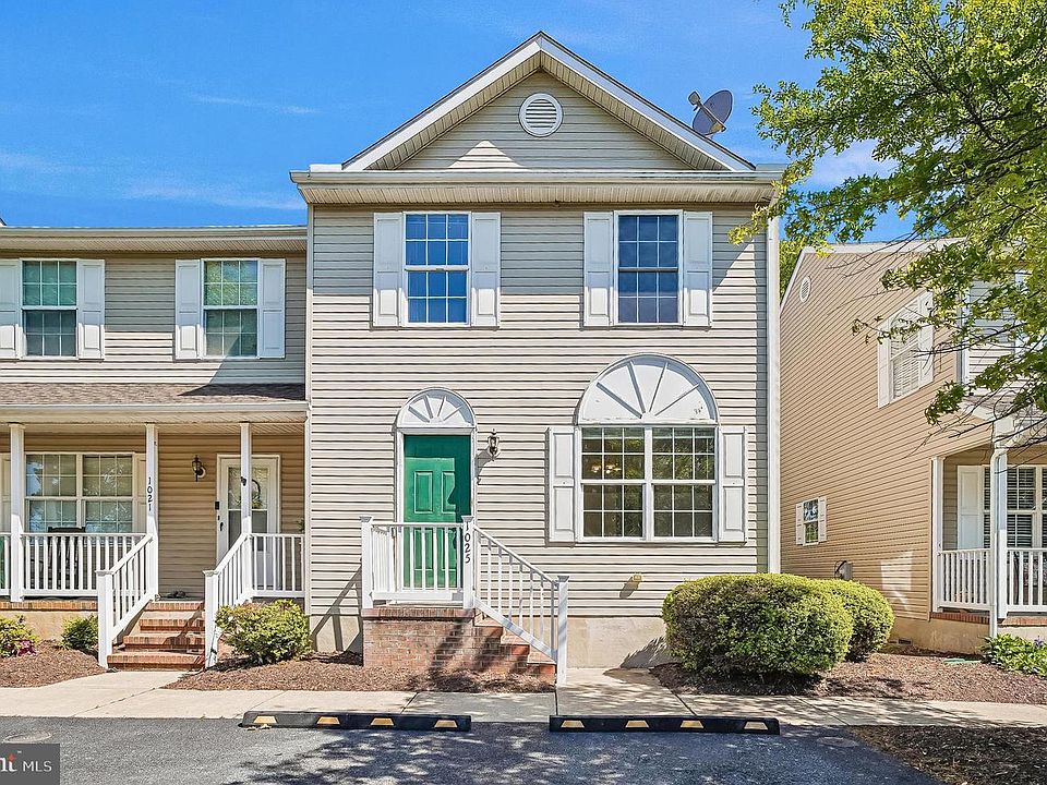1st image of 1025 Dundee Ct