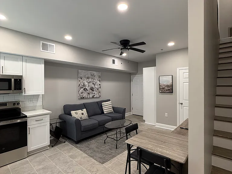 410 Peach St — Photo 3