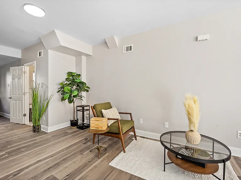 2043 Pierce St — Photo 8