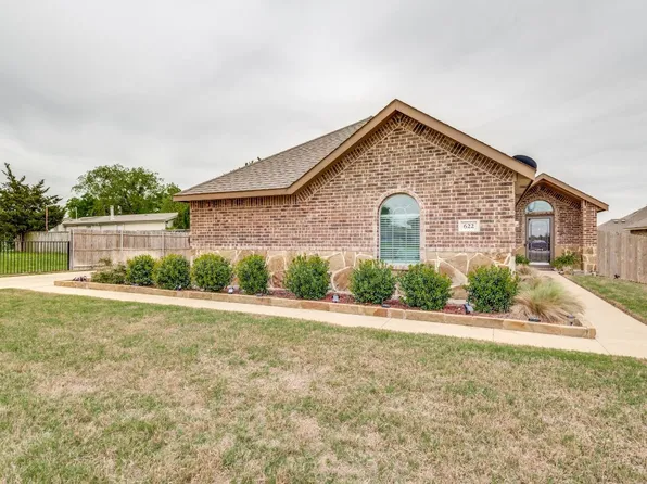 622 Green Mound Dr, Glenn Heights, TX 75154