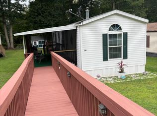 36 Nashua St, Norwich, CT 06360