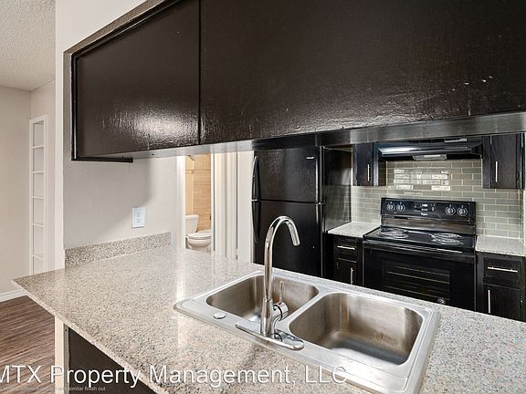 5th image of 1249 N Lbj Dr APT 201