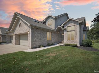 628 Olde Ivy Ln, Howell, MI 48843