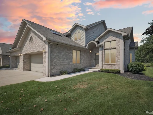 628 Olde Ivy Ln, Howell, MI 48843