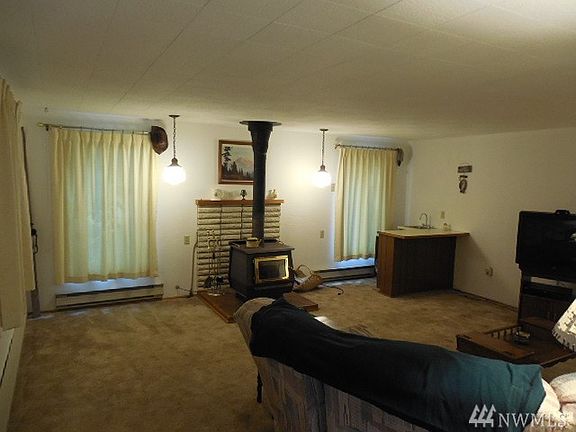 4th image of 111 Silver Tip Ln