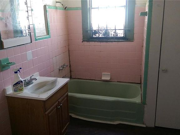 4th image of 2905 E 21st Ave