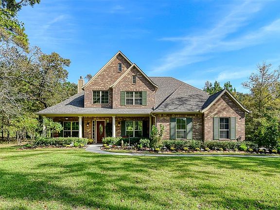 This Dunn and Stone four-year old, 3950 sq. ft. custom home is designed to enjoy all your daily living and entertaining.