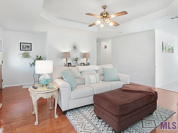 4th image of 18562 White Oak Dr