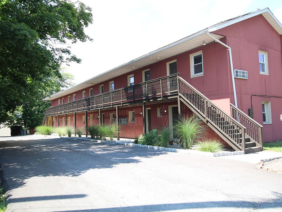 1st image of 142 Burt St APT 11