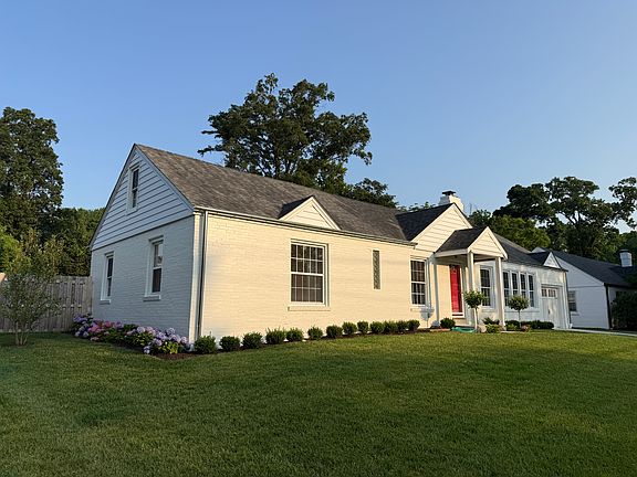 4th image of 901 Wood Ave