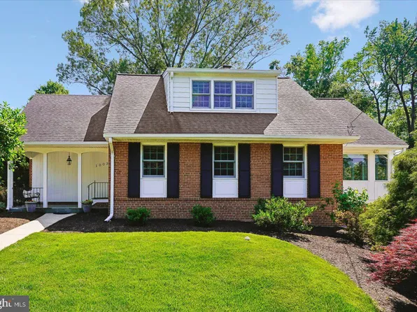 1003 Dewolfe Dr, Alexandria, VA 22308