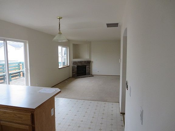 5th image of 9001 S M St