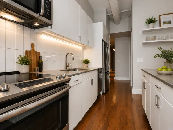 1425 N Milwaukee Ave #301, Chicago, IL 60622