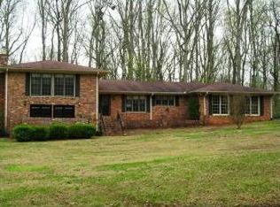 4502 Autumn Leaves Trl SE, Decatur, AL 35603