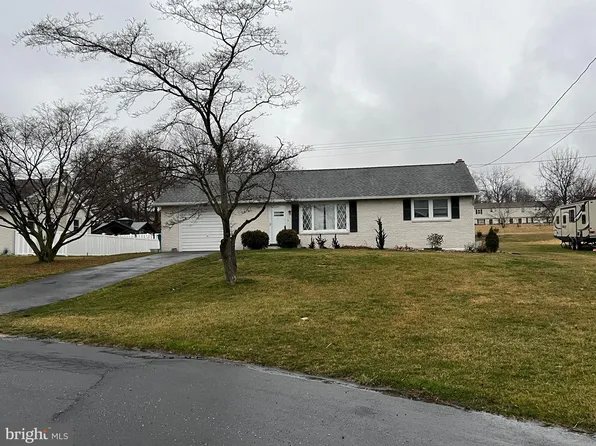 1493 Clayoma Ave, York, PA 17408