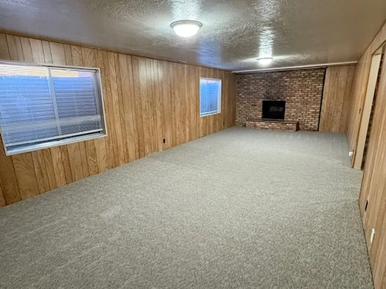 537 E Acoma Rd — Photo 16