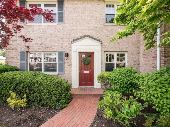 9 North Lewis Place #2.1A, Rockville Centre, NY 11570