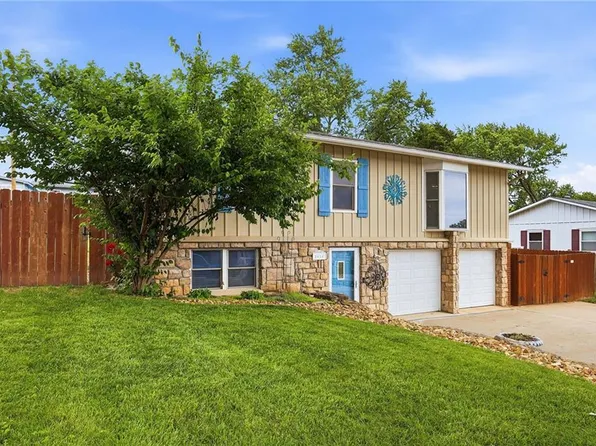 8430 Tauromee Ave, Kansas City, KS 66112