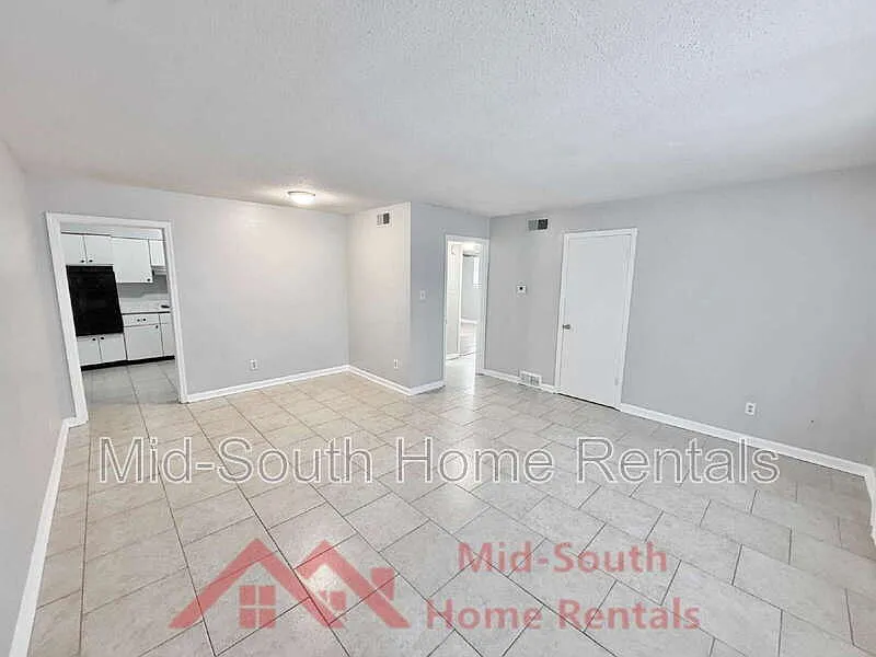 2 bed, 1.5 bath, $895 — Photo 3