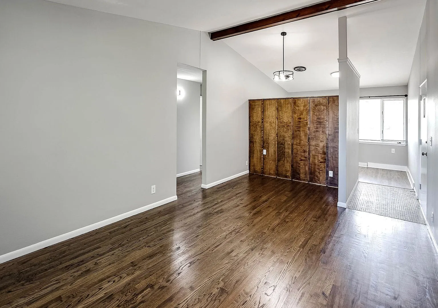 Top Floor 2-Bedroom Apartment In Millard! — Photo 2
