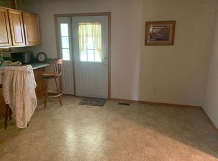 2609 Goldenrod Rd, Newton, KS 67117