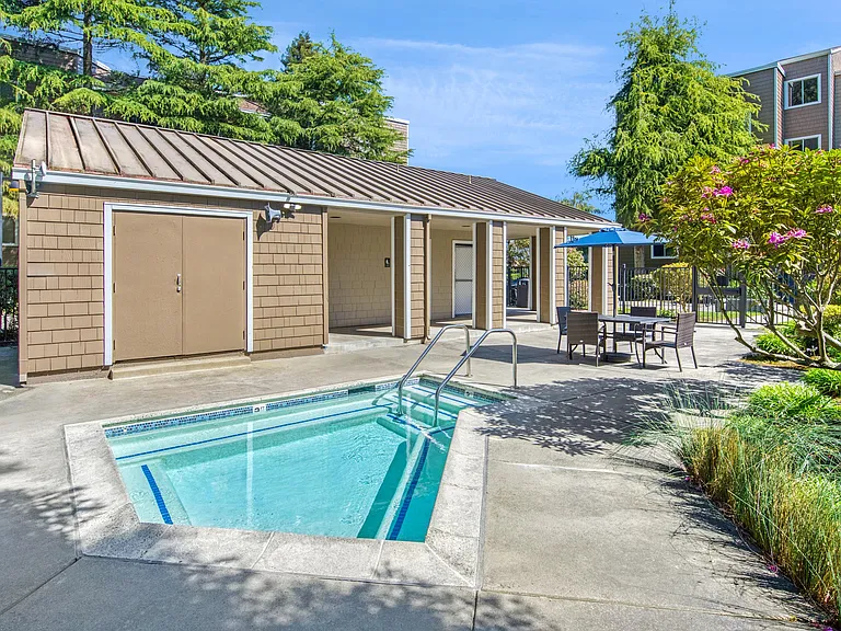 Serramonte Ridge — Photo 21