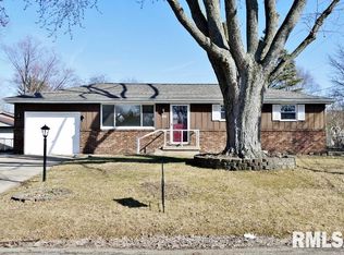 501 Whippoorwill Dr, Washington, IL 61571