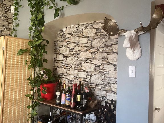 3rd image of 5209 N Winthrop Ave #2