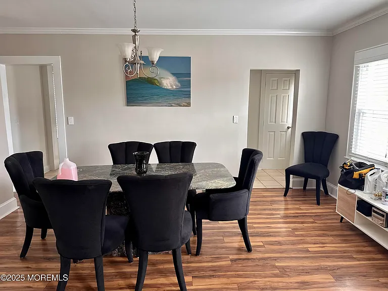 612 Sylvania Ave — Photo 17