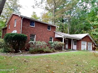 153 Between The Lakes Rd, Shohola, PA 18458