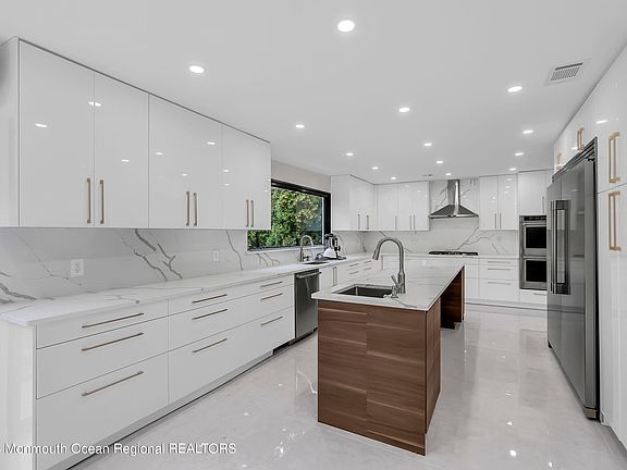 5th image of 265 Whale Pond Rd