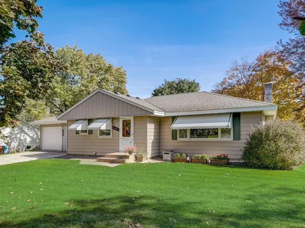 1620 Fountain Ln N, Plymouth, MN 55447