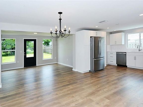 4th image of 2951 Sequoia Ln