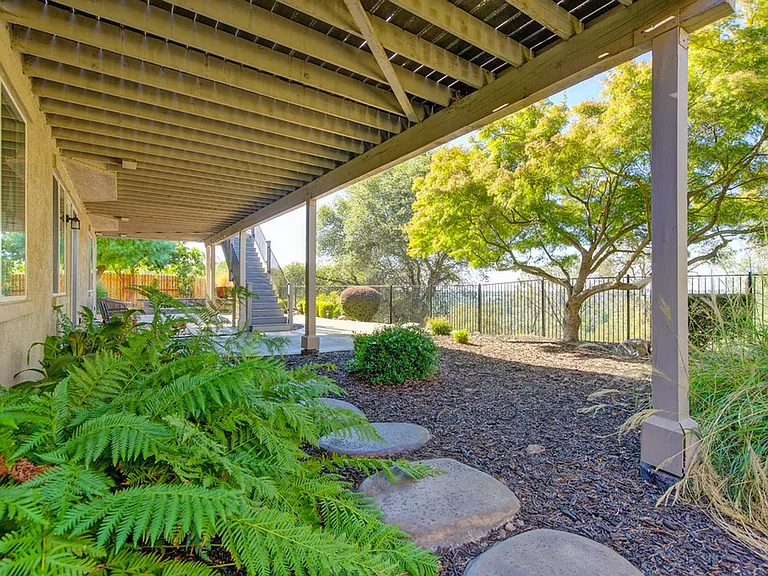 7029 Pembroke Way — Photo 106