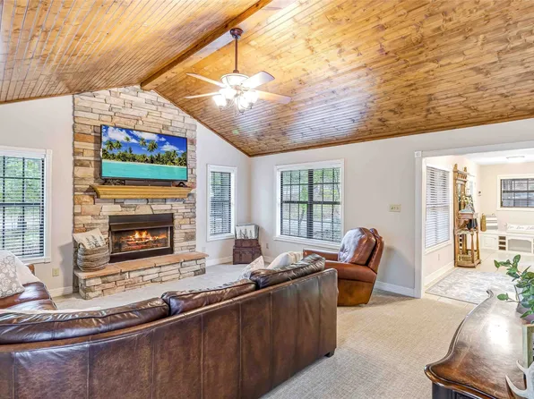 143 Winding Trl, Holly Lake Ranch, TX 75765