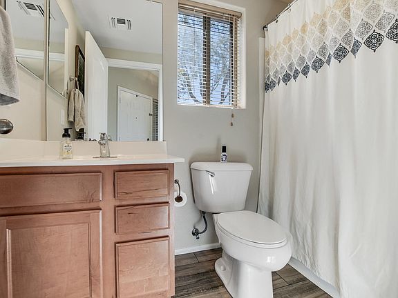 5Downstiars Full Bath