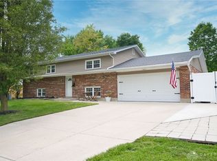 5631 Hunters Ridge Rd, Dayton, OH 45431