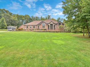 5517 Walnut Grove Cir, Struthers, OH 44471