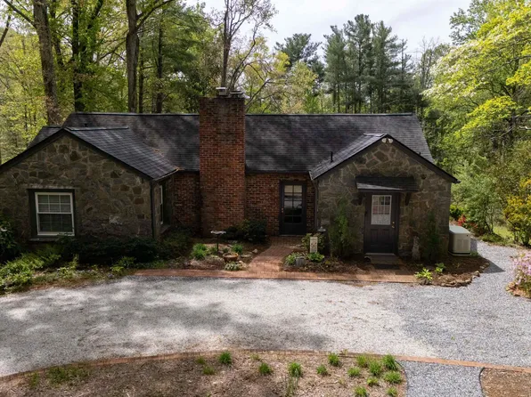 100 Woodmere Dr, Columbus, NC 28722