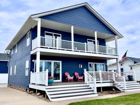 7406 Twin Lakes Rd, Manson, IA 50563