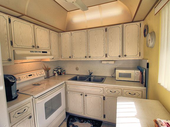 3rd image of 2960 Lake Osborne Dr APT 105