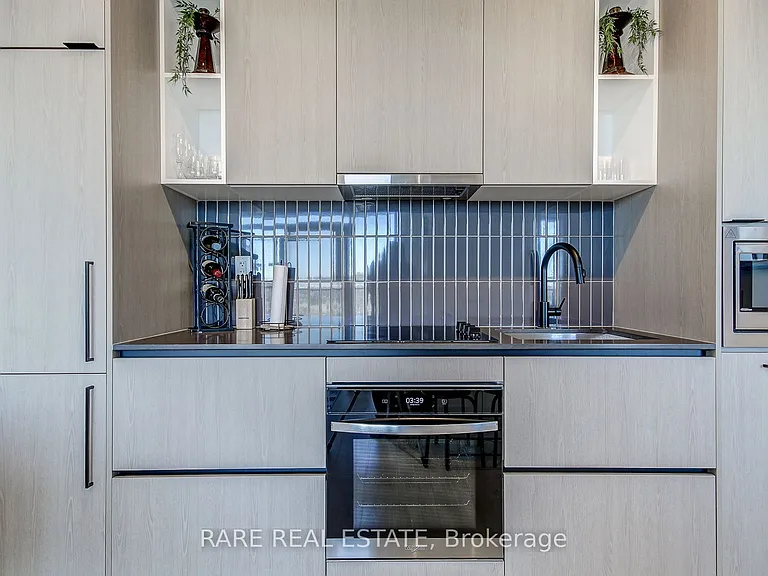 1285 Dupont St #1305 — Photo 8