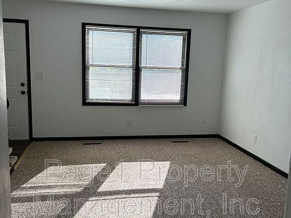 2nd image of 2915 Grinnell Dr Unit 7