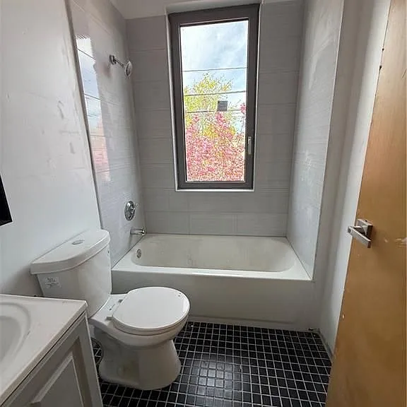 536 Smith St #201 — Photo 6